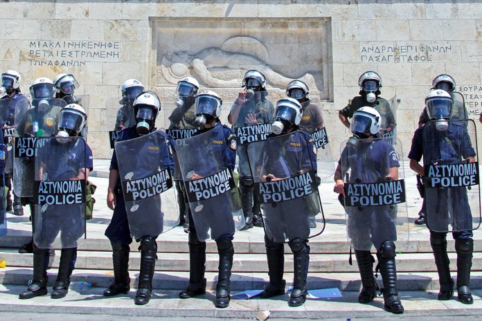 Grecja, policja, demonstracja, protesty, grecka policja